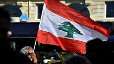 لبنان يطلب مغادرة السفير الإيراني ويعلنه غير مرغوب فيه